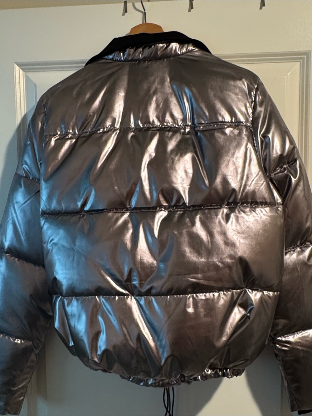 UGG Metallic Silver Quilted Puffer Jacket with Black Lining - Picture 2 of 2